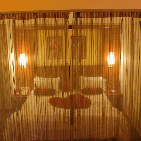 Hotel Skylon Ahmedabad Eksteriør billede