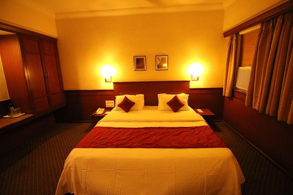 Hotel Skylon Ahmedabad Eksteriør billede
