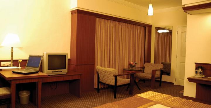 Hotel Skylon Ahmedabad Eksteriør billede