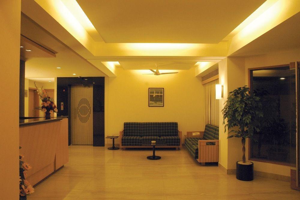 Hotel Skylon Ahmedabad Eksteriør billede